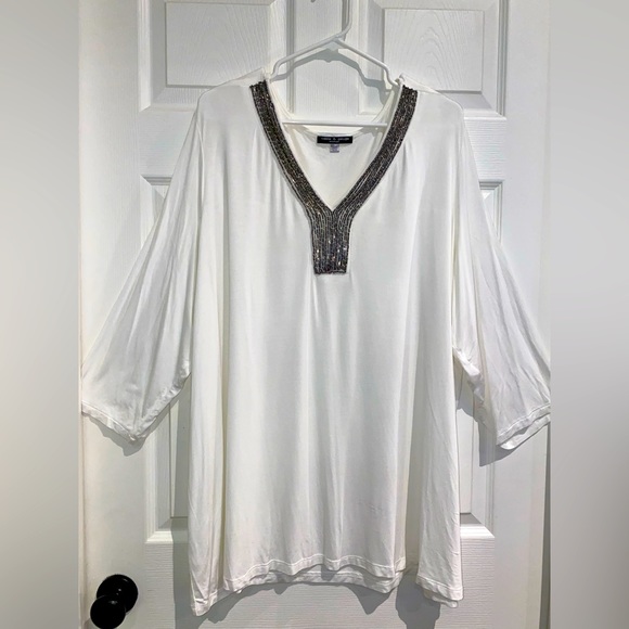 PLUS SIZE WHITE 3/4 SLEEVE TUNIC W/ BEADING - Picture 1 of 4